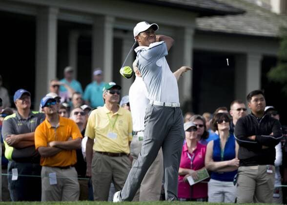 June 04 2015: Tiger Woods tees off from the 10th tee during the first round of the Memorial Tournament held at the Muirfield Village Golf Club in Dublin, Ohio. GOLF: JUN 04 PGA Golf Herren - the Memorial Tournament - First Round Icon150604005 EDITORIAL USE ONLY