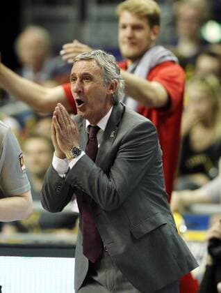 Trainer Svetislav Pesic Aktion Oberkoerper Oberkörper Basketball Play Off BBL Bundesliga Herren Saison 2014 2015 04.06.2015 ALBA Berlin vs. FC Bayern München