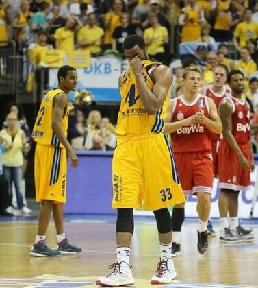 Jamel McLean (ALBA Berlin), enttaeuscht vom Spielverlauf ALBA Berlin - FC Bayern München Basketball Basketball, BEKO BBL, Deutsche Meisterschaft, playoffs, DM-playoff, Halbfinale, Spiel 5, 5. Spiel, Herren, men, Saison 2014 2015 Berlin, 4.6. 2015 O2 world Halle
