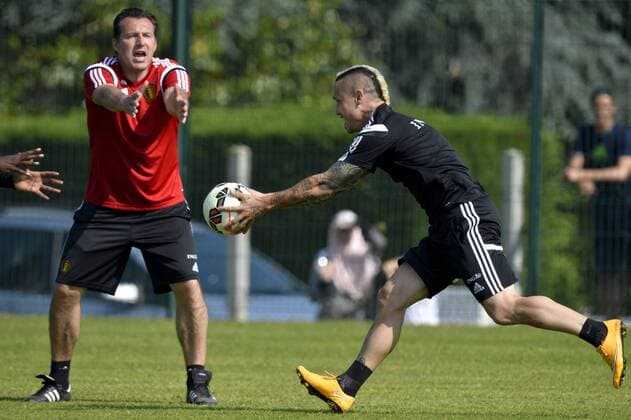 - BORDEAUX, FRANCE: Belgium s Radja Nainggolan and Belgium s head coach Marc Wilmots pictured during a training session on the fifth day of the training camp of Belgian national soccer team The Red Devils in Bordeaux, France, Friday 05 June 2015. The Devils are preparing for a friendly game against France and a Euro 2016 qualification game against Wales. DIRKxWAEM  x04637080x