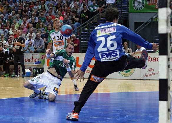 05.06.2015, xovx, Handball HBL, HSG Wetzlar - FA Goeppingen, v.l. Anton Halen (Frisch Auf Goeppingen), Steffen Faeth (HSG Wetzlar), Daniel Rebmann (Frisch Auf Goeppingen), Aktion.