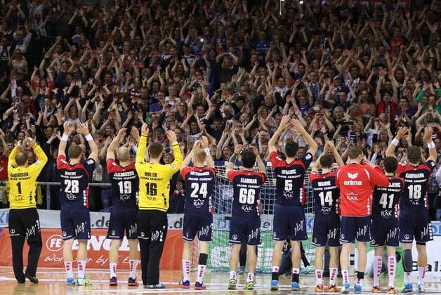Flensburg, 30. May 2015 Handball, Saison 2014 2015, Bundesliga, 33. Spieltag, SG Flensburg-Handewitt - HSG Wetzlar: Danksagung an die Fans der SG Flensburg-Handewitt, Jubel nach dem Spiel