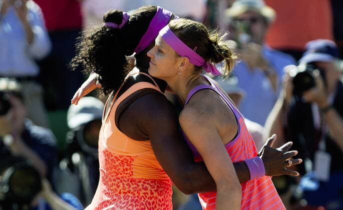 TENNIS - WTA Tennis Damen French Open 2015 PARIS,FRANCE,06.JUN.15 - TENNIS - WTA Tour, Grand Slam, Roland Garros, French Open, final. Image shows Serena Williams (USA) and Lucie Safarova (CZE). GEPAxpictures xMatthiasxHauer