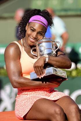 Serena Williams (usa) mit der Trophäe TENNIS, French Open 2015, Roland Garros, Finale der Damen, Paris Frankreich - 06 06 2015 