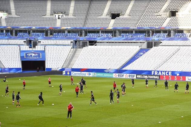 - PARIS, FRANCE: Belgium s players pictured during a training session in the Stade de France in Paris, ahead of the friendly game tomorrow against France, Saturday 06 June 2015. The Devils are preparing for a friendly game against France tomorrow and a Euro 2016 qualification game against Wales on Friday. DIRKxWAEM  x04637668x