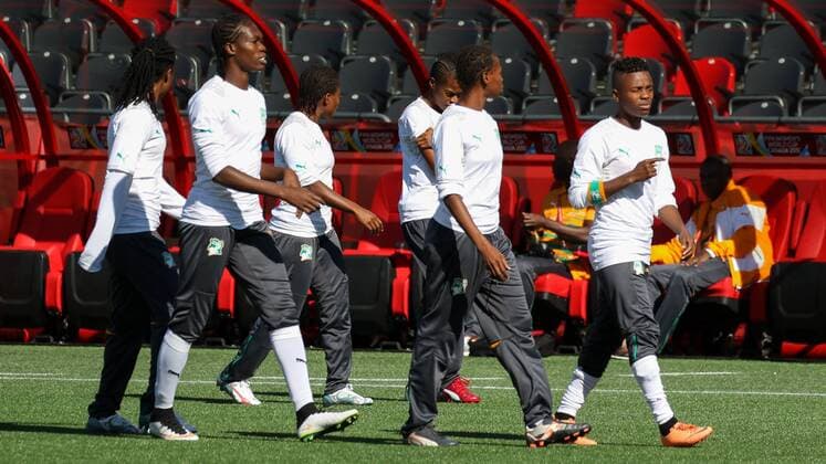 Spielerinnen der Elfenbeinküste (Ivory Coast, Cote d Ivoire) bei ihrem Abschlusstraining, Fussball, FIFA Frauen-WM 2015, Training, xozx