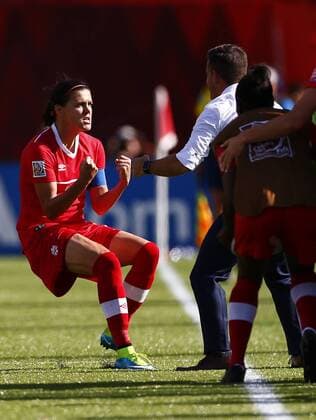 Canada s Christine Sinclair celebrates after scoring a penalty kick during the opening match between China and Canada at the 2015 FIFA Women s World Cup finals in the Commonwealth Stadium in Edmonton, Canada, on June 6, 2015. China lost 0-1. ) (SP)CANADA-EDMONTON-FIFA WOMEN S WORLD CUP-GROUP A-CHN VS CAN DingxXu 