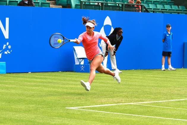 08.06.2015. Nottingham, England. Lauren Davis on her way to victory over Ajla Tomljanovic in the 2015 Aegon Nottingham Open on 08 June 2015 xDavidxKissmanx  ActionPlus11628983