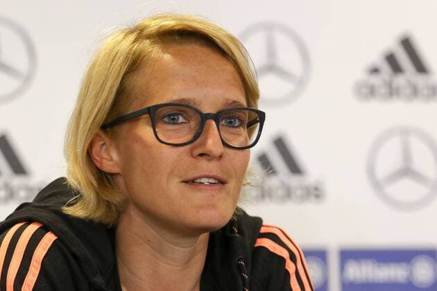 Saskia Bartusiak (Deutschland) beantwortet die Fragen der mitgereisten Journalisten, Porträt, Portrait, Fussball, FIFA Frauen-WM 2015, Pressekonferenz, xozx