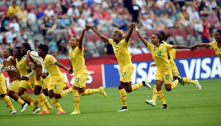 Aktuell Fußball, Damen, WM, Kamerun - Ecuador Players of Cameroon celebrate victory after the group C match between Cameroon and Ecuador at the 2015 FIFA Women s World Cup in Vancouver, Canada, June 8, 2015. ) (SP)CANADA-VANCOUVER-FIFA WOMEN S WORLD CUP-GROUP C-CMR VS ECU WangxYuguo 