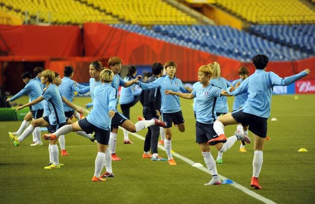 Aktuell Fußball, Damen, WM, Training und PK Nationalteam Südkorea Montreal, Canada - South Korea team during an official training in the FIFA Women s World Cup 2015 group E at the Olympic Stadium in Montreal QC, June 08, 2015.FIFA Women s World Cup 2015 group E South Korea , BRAZIL , Spain and Costa rica. FIFA Womens World Cup Canada 2015  - ZUMAn230