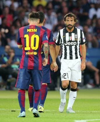 Andrea Pirlo (Juventus), hinten, vorne Luis Alberto Suarez (Barcelona), und Lionel Messi (Barcelona), Juventus Turin FC Barcelona Barca UEFA Champions League, Finale, final match, 2014 2015, Fußball, Fussball, soccer, Herren, Maenner, Männer, Deutschland, Germany, Ergebnis 1:3 Berlin, 6.6.2015 Olympiastadion