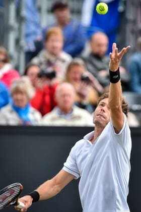 - ROSMALEN, NETHERLANDS: French Nicolas Mahut pictured in action during a first round game between between Australian Lleyton Hewitt and French Nicolas Mahut during the Topshelf Open ATP Tennis Herren tennis tournament in Rosmalen, the Netherlands, Tuesday 09 June 2015. LUCxCLAESSEN  x04639584x