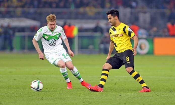 DFB-Pokal Deutschland, Berlin, 30.05.2015, Fussball, DFB-Pokal 2014 2015, Finale in Berlin, Borussia Dortmund - VfL Wolfsburg (1:3): v.l. Kevin de Bruyne (VfL Wolfsburg), Ilkay Gündogan (Borussia Dortmund).