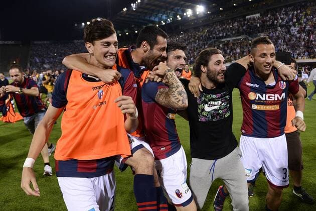 Aktuell Fußball, Italien, Serie B Playoffs, FC Bologna gelingt Wiederaufstieg in die Serie A Bologna, 09.06.2015 - Serie B 2014 2015 - FC Bologna vs Delfino Pescara 1936 - esultanza fine gara Bologna 