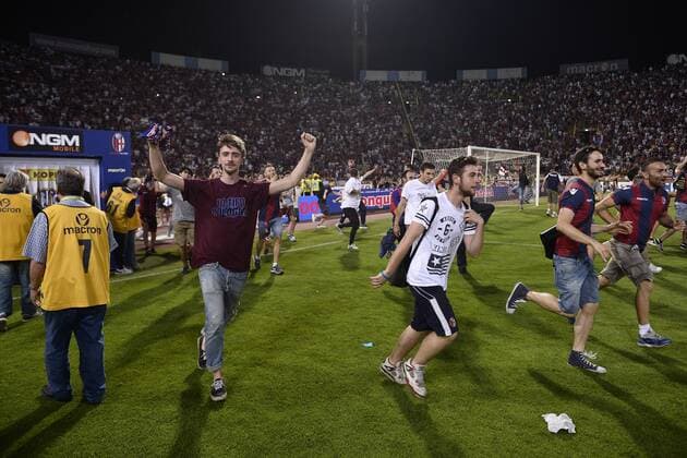 Aktuell Fußball, Italien, Serie B Playoffs, FC Bologna gelingt Wiederaufstieg in die Serie A Bologna, 09.06.2015 - Serie B 2014 2015 - FC Bologna vs Delfino Pescara 1936 - esultanza fine gara Bologna 
