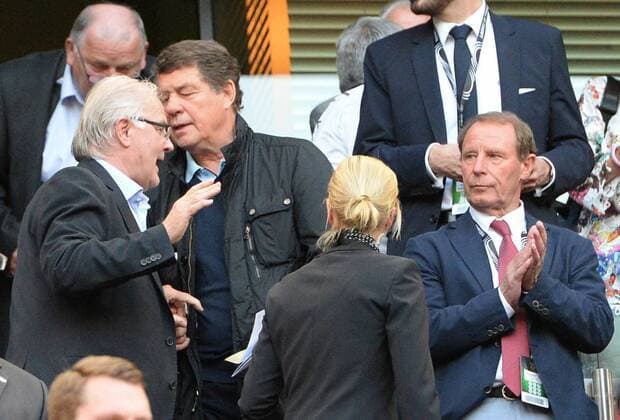 Fussball, Herren, Saison 2014 15, Länderspiel, Test in Köln, Deutschland - USA, v. l. DDR-Ex-Nationalspieler Peter Ducke, Otto Rehhagel und Berti Vogts auf der Tribüne, 10.06. 2015,