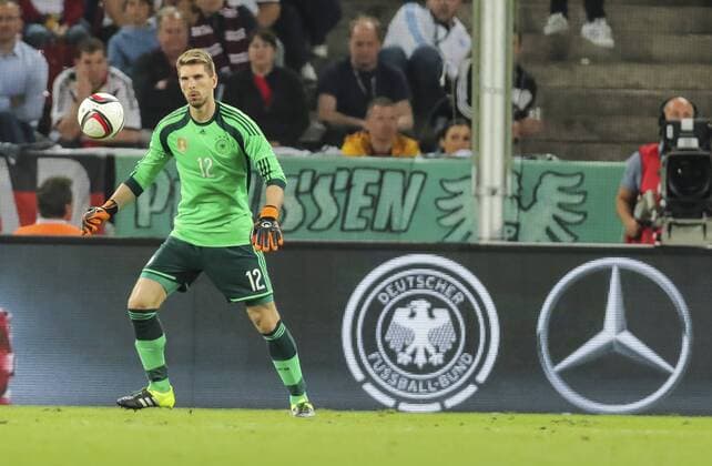 Ron-Robert ZIELER, Nr.12 DFB Ganzfigur, Aktion, Portrait, Einzelbild Einzelaktion mit Ball, Ganzfigur, Freisteller, Einzelbild, Hochformat, Aktion, Ganzkörper, Einzelaufnahmen, Action Ballannahme, Ballbehandlung DEUTSCHLAND - USA (1 -2 ) Freundschaftsspiel, friendly match, Deutsche Fussball Nationalmannschaft, DFB, United States am 10.06.2015 in Koeln.