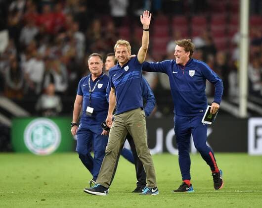 10.06.2015, Fussball Länderspiel 2015, Deutschland - USA 1:2, Jubel Trainer Jürgen Klinsmann, Juergen Klinsmann (USA), rechts Co Trainer Andreas Herzog (USA)