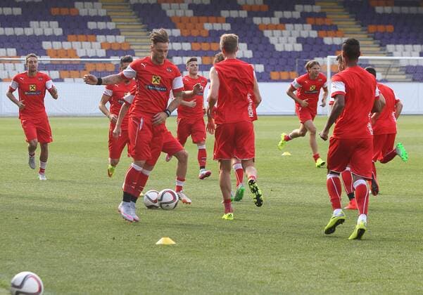 Aktuell Fußball, Training Nationalteam Österreich SOCCER - UEFA EURO EM Europameisterschaft Fussball 2016 quali, RUS vs AUT, preview VIENNA,AUSTRIA,11.JUN.15 - SOCCER - UEFA European Championship EM Europameisterschaft 2016, European Qualifiers, OEFB international match Länderspiel Russia vs Austria, preview, training of team AUT. Image shows Stefan Ilsanker, Marko Arnautovic, Marcel Sabitzer, Sebastian Proedl and Rubin Okotie (AUT). GEPAxpictures xChristianxOrt