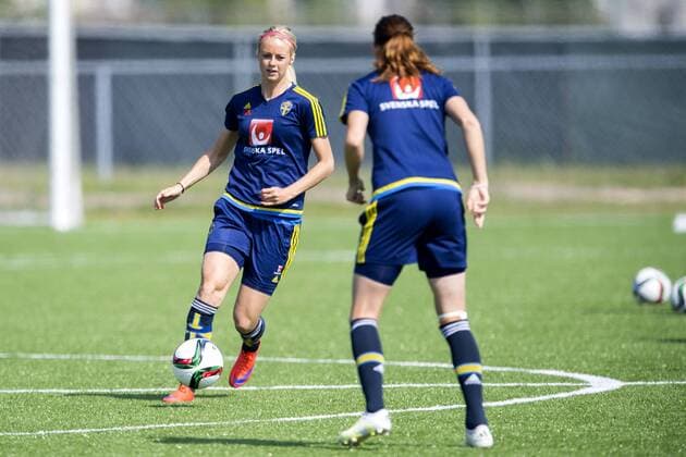 June 11, 2015 - Winnipeg: Amanda Ilestedt - Fussball, Training Nationalteam Schweden. kod CS 57682 News - June 11, 2015  - ZUMAb138