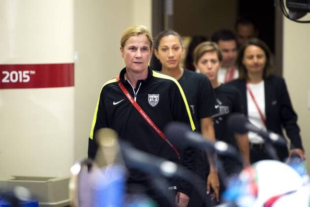 June 11, 2015 - Winnipeg: Jill Ellis, Christen Press, Meghan Klingenberg - Pressekonferenz Nationalteam USA. kod CS 57683 News - June 11, 2015  - ZUMAb138