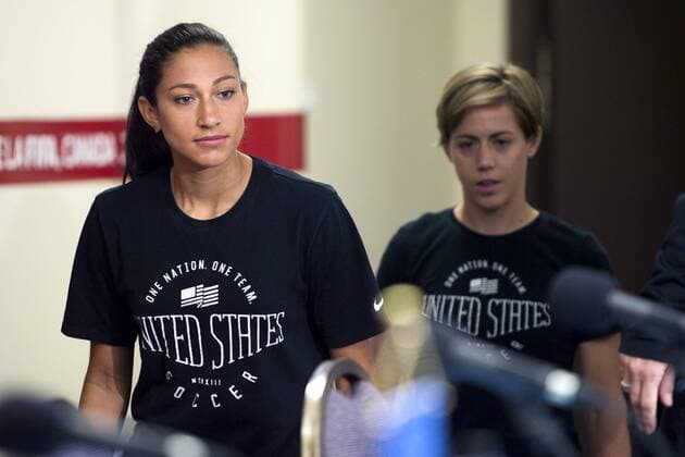 June 11, 2015 - Winnipeg: Christen Press, Meghan Klingenberg - Pressekonferenz Nationalteam USA. kod CS 57683 News - June 11, 2015  - ZUMAb138