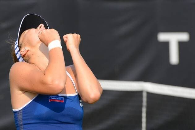 Aktuell Tennis, WTA Turnier in Rosmalen June 12, 2015 - Rosmalen, Holland - BELINDA BENCIC of Switzerland celebrates match point in her match v. K. Mladenovic at the Topshelf Open tennis tournament in Rosmalen Holland onThursday June 11 2015 Tennis 2015 - Topshelf Open - Day 8 - ZUMAl132