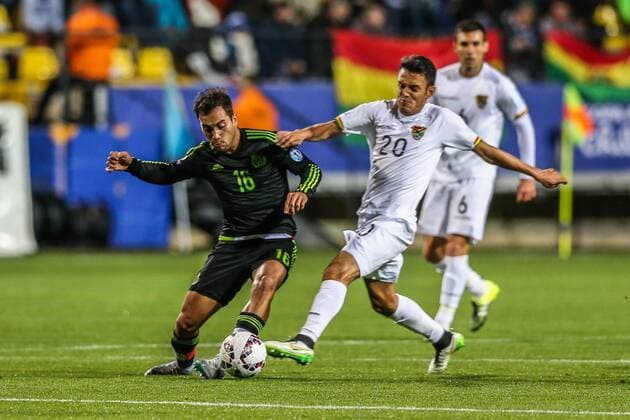 Vina del Mar, 12.06.2015 - Copa America 2015 - Mexiko vs Bolivien - Adrian Aldrete gegen Jhasmani Campos -  CarlosxEzequielxVannoni