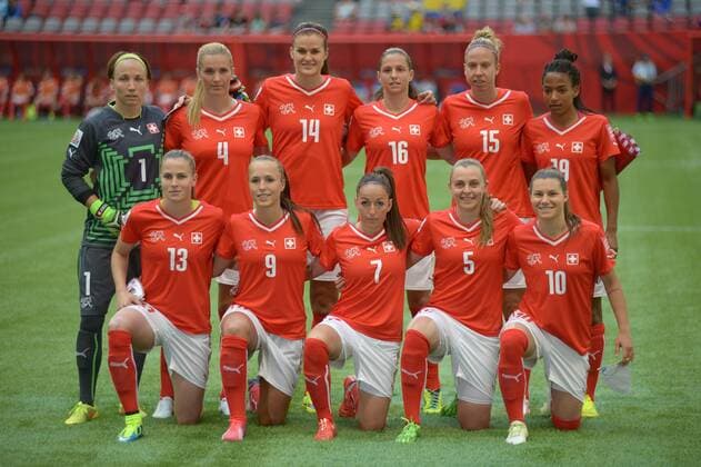 (150613) -- VANCOUVER, June 12, 2015 -- Players of Switzerland pose before the Group C match at the 2015 FIFA Women s World Cup in Vancouver, on June 12, 2015. Switzerland won 10-1.) (SP) VANCOUVER-FIFA-WOMEN S WORLD CUP SergeixBachlakov 