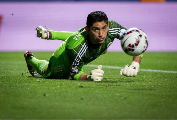 Aktuell Fußball, Copa America in Chile, Mexiko - Bolivien (150613) -- Vina DEL MAR, June 12, 2015 -- Mexico s goalkeeper Jesus Corona reacts during the Group Phase match of the Copa America Chile 2015, in the El Sausalito stadium, in Vina del Mar, Chile, on June 12, 2015. ) (da) (SP)CHILE-Vina DEL MAR-COPA AMERICA-MEXICO VS BOLIVIA PedroxMera 