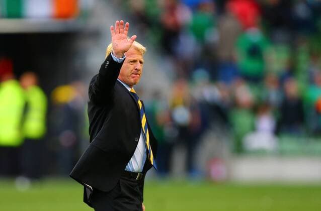 13.06.2015. Dublin, Ireland. Euro2016 Qualifying. Republic of Ireland versus Scotland. Scotland head coach Gordon Strachan waves to the crowd after the final whistle. xPaulxWalshx  ActionPlus11630987