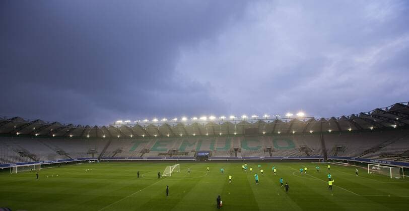 Aktuell Fußball, Copa America in Chile, Training Brasilien Treino da Sele??o Brasileira TEMUCO, AR - 06 13 2015: TRAINING OF BRAZILIAN SELECTION - Overview of the lawn and bleachers during training the Brazilian team held at the Estadio German Becker in the city of Temuco. (Photo: Marcelo Machado de Melo FotoArena)  MarceloxMachadoxdexMelo