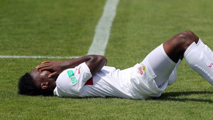 VfB Stuttgart Deutschland, Stuttgart, 14.06.2015, Fussball, B-Junioren, Bundesliga, Saison 2014 2015, Finale, U17 U 17 VfB Stuttgart - U17 Borussia Dortmund: Jeffrey Idehen (VfB Stuttgart).