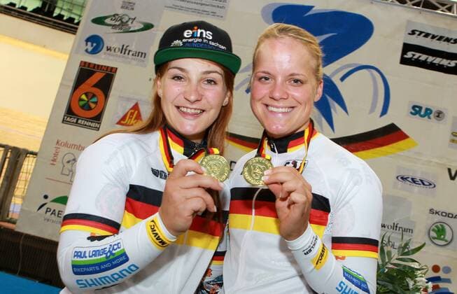 129. Deutsche Meisterschaften Bahnradsport 2015 vom 10.-14.06.2015 im Velodrom Berlin, letzter Wettkampftag am 14.06.2015, xmdx, Teamsprint Frauen, Deutscher Meister LV Thueringen mit Kristina Vogel (Team Erdgas.2012) links und Gudrun Stock (RSC Turbine Erfurt) , gold 129. Deutsche Meisterschaften Bahnradsport 2015