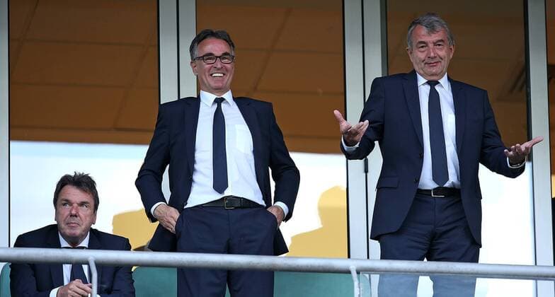 13.06.2015, Fussball Deutsche Nationalmannschaft, EM-Qualifikation, Gibraltar - Deutschland im Est‡dio Algarve Faro (Portugal). v.l. Heribert Bruchhagen , DFB-Geschäftsführer Helmut Sandrock , DFB-Präsident Wolfgang Niersbach 