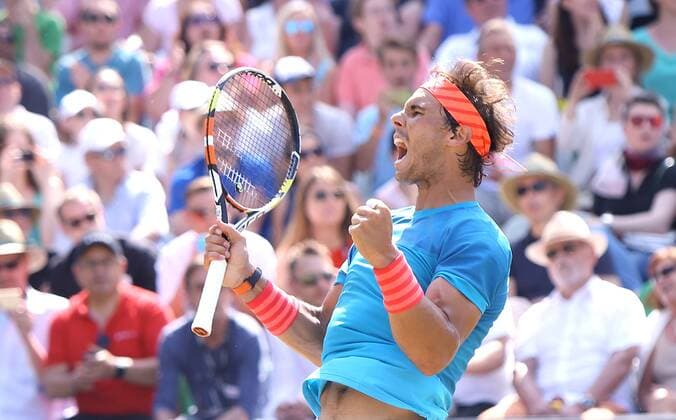 Stuttgart , Tennis Weissenhof Mercedes Cup 2015 Finale, Schlussjubel Rafael Nadal (ESP) feiert seinen Sieg