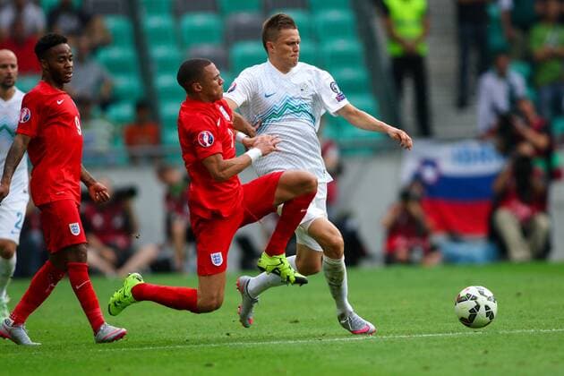 SOCCER - UEFA EURO EM Europameisterschaft Fussball 2016 quali, SLO vs ENG LJUBLJANA,SLOVENIA,14.JUN.15 - SOCCER - UEFA European Championship EM Europameisterschaft 2016, European Qualifiers, international match Länderspiel Slovenia vs England. Image shows Ryan Bertrand (ENG) and Josip Ilicic (SLO). GEPAxpictures xMaticxKlansek