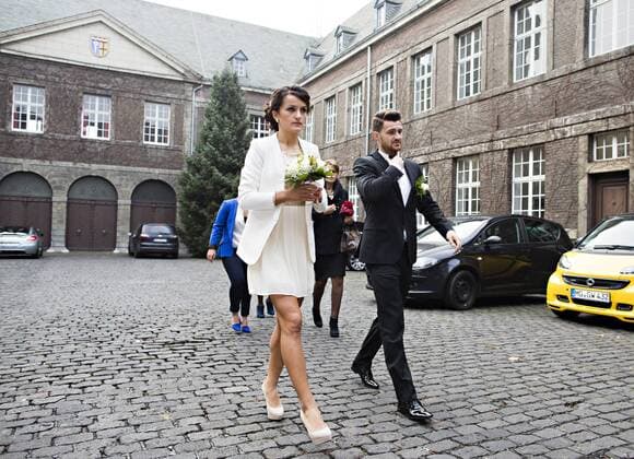 Mönchengladbach, 10.12.2013, Hochzeit Hochzeit im Standesamt Mönchengladbach (Abteiberg) von den Fussball-Profis Enis Alushi (FCK) und Nationalspielerin Lira Bajramaj