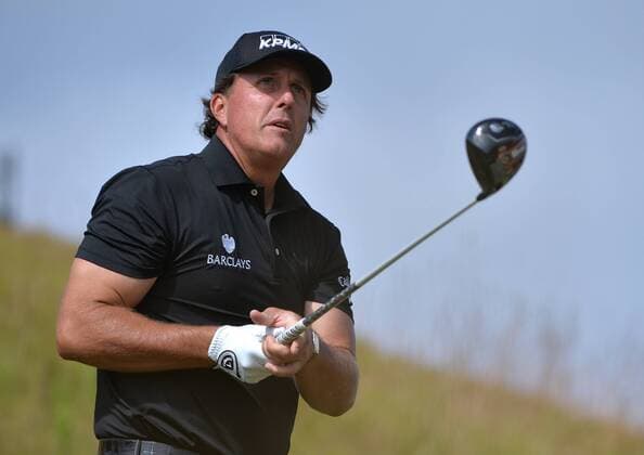 Aktuell Golf, US Open, Training Phil Mickelson hits off of the 7th tee during a practice round prior to the start of the 115th U.S. Open Championship at Chambers Bay on June 16, 2015 in University Place, Washington.  SEA20150616330 KEVINxDIETSCH