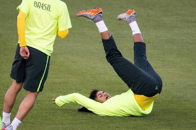Treino da sele??o brasileira no Monumental SANTIAGO, SC - 16 06 2015: SELECTION OF TRAINING Brasilera - Neymar Jr. during the workout brasilera selection at the Estadio Monumental David Arellano. The selection is preparing to face Colombia tomorrow at this stage the second round of Group C of the Copa America 2015. (Photo: Marcelo Machado de Melo FotoArena)  MarceloxMachadoxdexMelo