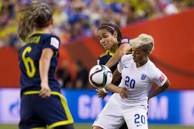 June 17, 2015 : Colombia midfielder Orianica Velasquez 9 and England forward Lianne Sanderson 20 fight for the ball during the 2015 FIFA Women s World Cup Group F match between England and Colombia at the Olympic Stadium in Montreal, Quebec, Canada. SOCCER: JUN 17 FIFA Women s World Cup - Group F - England v Colombia Icon15061727 EDITORIAL USE ONLY