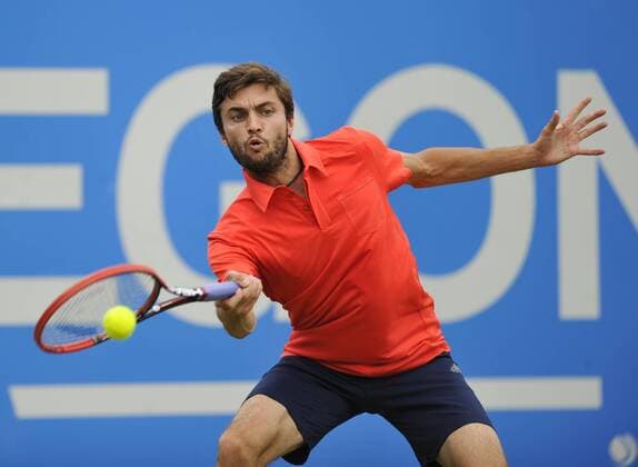 Aktuell Tennis, ATP Turnier im Queen s Club 17 June 2015: Gilles Simon (FRA) in action during his match against Thanasi Kokkinakis (AUS) in their MenÕs Singles Second Round match during the Aegon Classic in London, Great Britain.. TENNIS: JUN 17 Aegon Classic London Icon1506173223 EDITORIAL USE ONLY