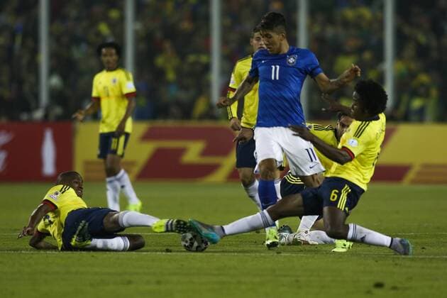 Brazil vs Colombia SANTIAGO, SC - 17 06 2015: BRAZIL X COLOMBIA - Roberto Firmino during the match between Brazil vs Colombia, valid for Football, held at the Monumental Stadium in Santiago. (Photo: Carlos Ezequiel Vannoni FotoArena)  CarlosxEzequielxVannoni