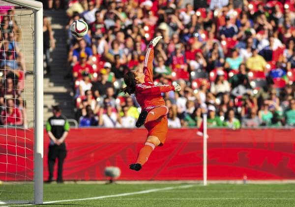 June 17, 2015: Goalkeeper Cecilia Santiago ( 1) of Mexico dives at full stretch but can do little to prevent France s 5th goal during the FIFA 2015 Women s World Cup Group F match between Mexico and France at Lansdowne Stadium in Ottawa, Canada. SOCCER: JUN 17 FIFA Women s World Cup - Group F - Mexico v France Icon15061700020 EDITORIAL USE ONLY