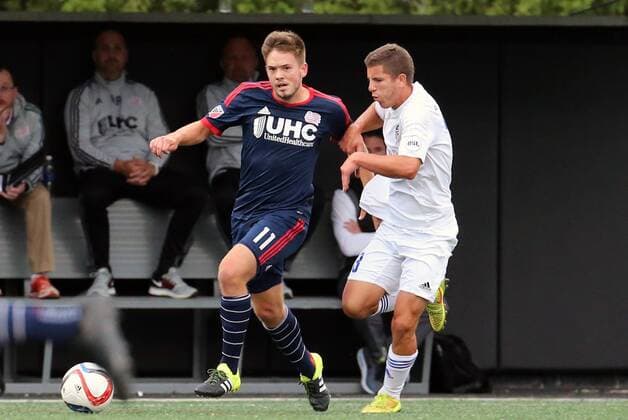 June 17, 2015: New England Revolution midfielder Kelyn Rowe (11) tries to escape from Charlotte Independence defender Ben Newnam (13). The Charlotte Independence defeated the New England Revolution MLS Fussball Herren USA 1-0 in a fourth round Lamar Hunt US Open Cup match at Harvard s Soldiers Field Soccer Stadium SOCCER: JUN 17 US Open Cup - Fourth Round - Charlotte Independence at Revolution Icon482150617012 EDITORIAL USE ONLY