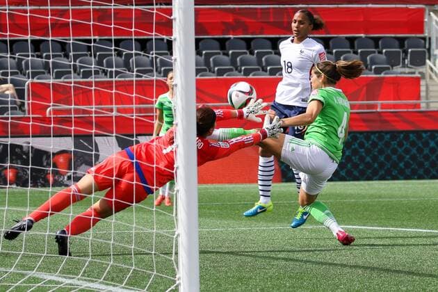 Blitzstart für Frankreich, Marie Laure Delie (Frankreich, 18) erzielt früh das Tor zum 0:1, Fussball, FIFA Frauen-WM 2015, Mexiko - Frankreich, xozx