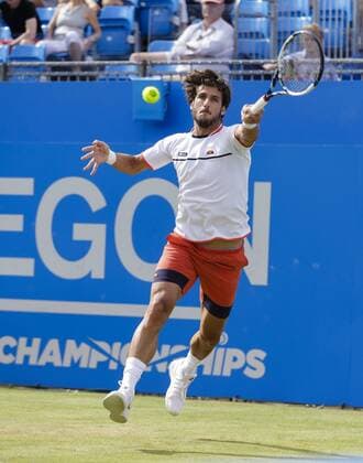 18.06.2015. London, England. Queens Aegon Championship Tennis. Feliciano Lopez (ESP) versus John Isner (USA), 2nd round match. Feliciano Lopez in action xCraigxMercerx  ActionPlus11632798