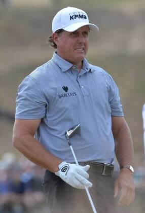 Aktuell Golf, US Open Phil Mickelson reacts to his shot on the tenth tee in the first round of the 115th U.S. Open Championship at Chambers Bay on June 18, 2015 in University Place, Washington.  SEA20150618244 KEVINxDIETSCH