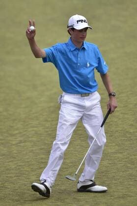 June 18, 2015..Cole Hammer waves to the crowd on the 17th green during round 1 at the U.S. Open at Chambers Bay, University Place, Washington. . .George Holland Cal Media. PGA Golf Herren Tour 2015: US Open Round 1 JUN 18 - ZUMAch4_